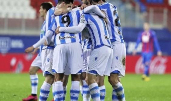  比勒菲尔德顽强逼平劲旅，保级形势柳暗花明