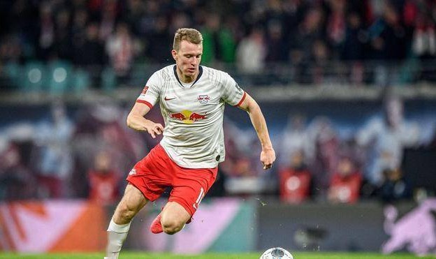  多特绝杀柏林赫塔，罗伊斯补时头球建功  