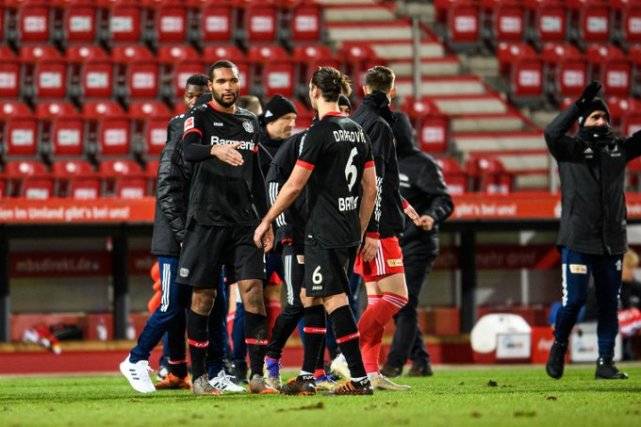  勒沃库森中场拦截出色，切断对手进攻线路获胜