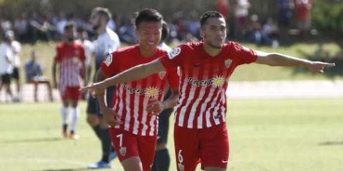  纽卡斯尔联前锋帽子戏法助球队四比一大胜谢菲尔德联  